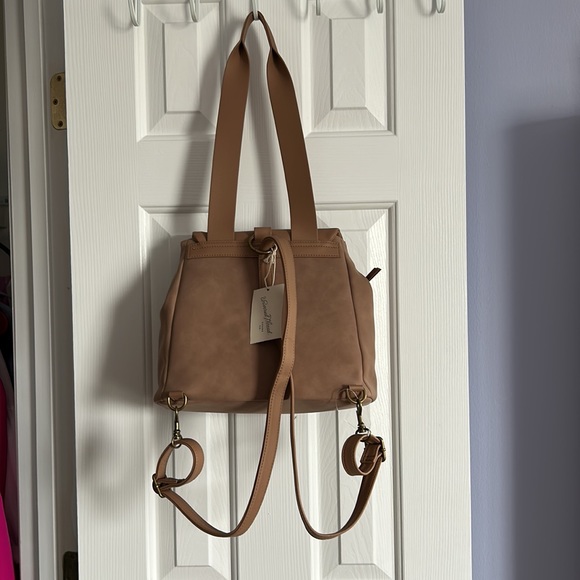 BRAND NEW W TAGS Universal Thread Crossbody/Shoulder Bag in Tan - Picture 2 of 3